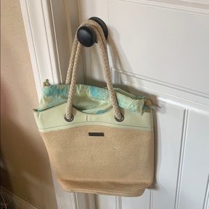 Columbia straw purse - used